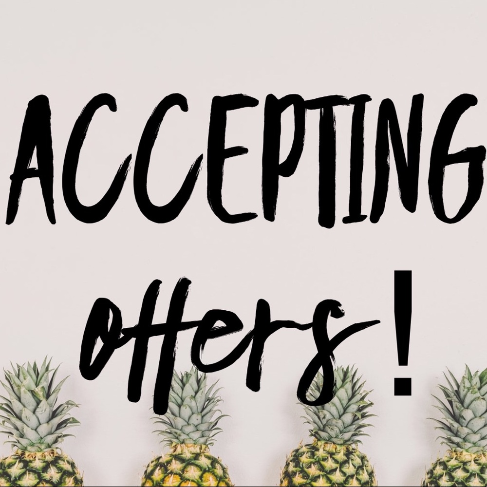 Feel free to make offers❤️🧡💛💚💙